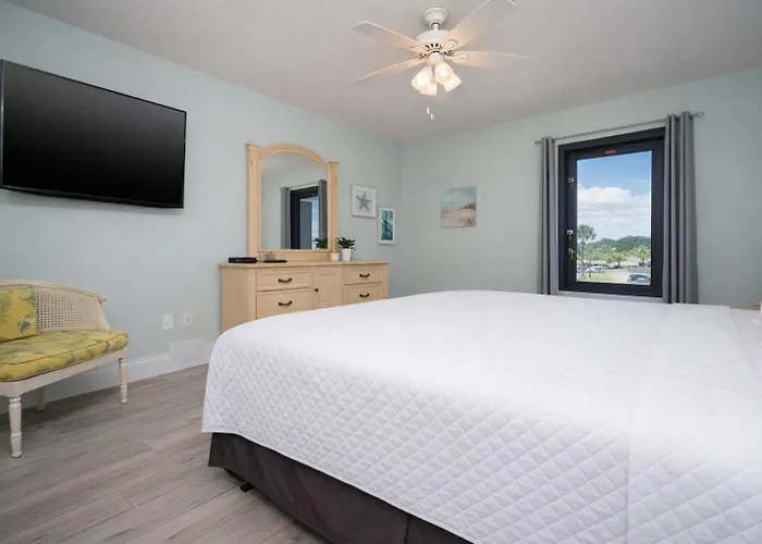 Apartment Island Winds West 170 *